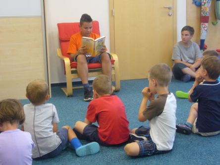 Děti čtou dětem